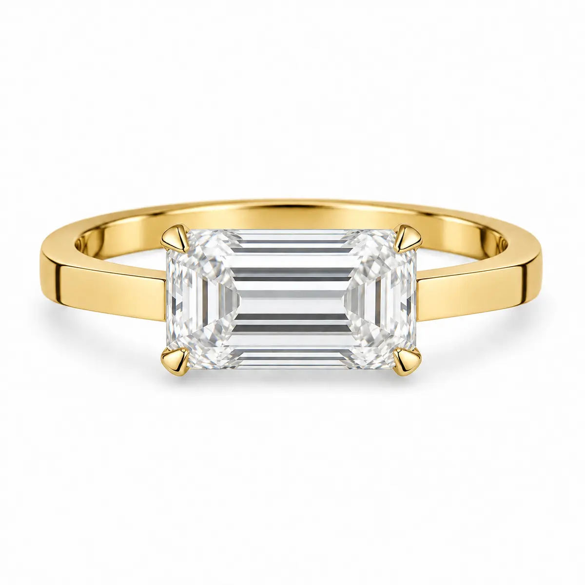 Solitaire Monolithe en or jaune, diamant taille émeraude de 1,70 ct disposé horizontalement sur un anneau épuré